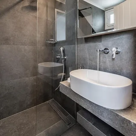 Sofaki Milos * Trypití