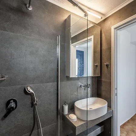 Sofaki Milos Lejlighed *