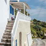 Sofaki Milos Tripití