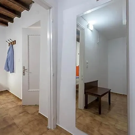 Sofaki Milos * Tripiti