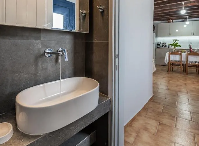 Apartment Sofaki Milos Tripiti