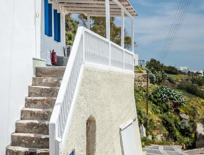 Sofaki Milos Tripiti