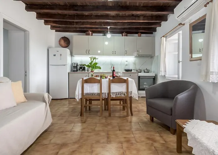 Sofaki Milos Apartment Tripiti